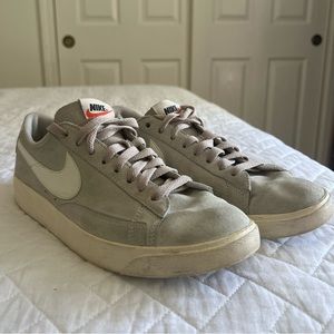 Nike Low Blazers Women’s 8